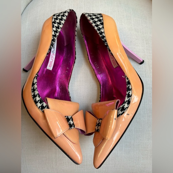 Emanuel Ungaro Fuchsia Vintage heels Size M7. - Picture 3 of 7